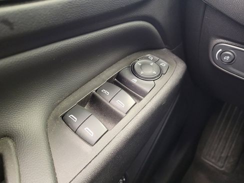 Used 2024 Chevrolet Equinox LT FWD image 27