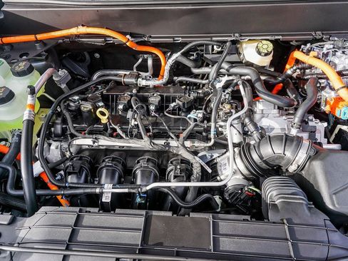 New 2025 Ford Maverick XL image 25