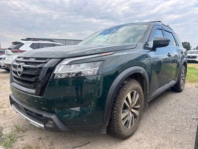 Used 2023 Nissan Pathfinder SL w/ Lighting Package (N92)