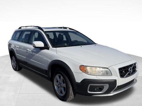 Used 2010 Volvo XC70 3.2 image 1