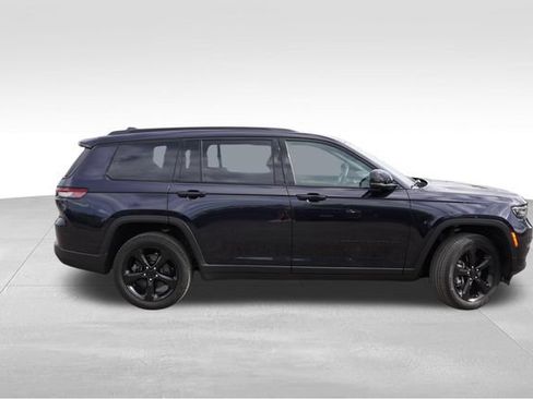 Certified 2024 Jeep Grand Cherokee L Limited w/ Black Appearance Package AWD/4WD image 3