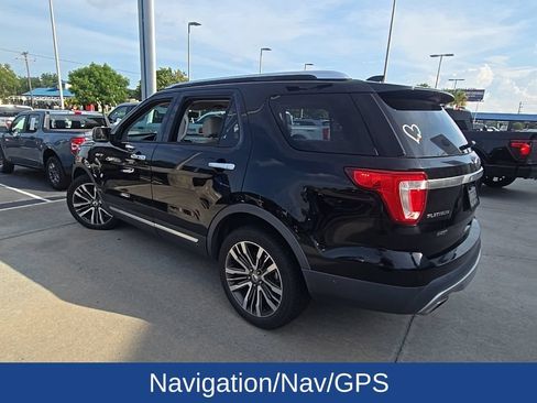 Used 2017 Ford Explorer Platinum AWD/4WD image 4