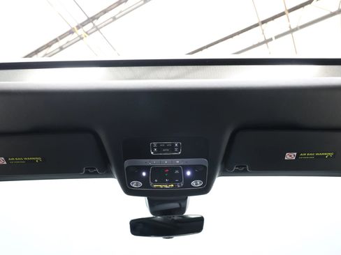 Used 2020 Bentley Flying Spur W12 image 56