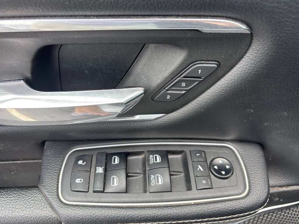 Used 2021 RAM 1500 Laramie AWD/4WD image 12