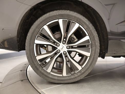Used 2023 Volvo XC60 B5 Plus w/ Protection Package Premier AWD/4WD image 11