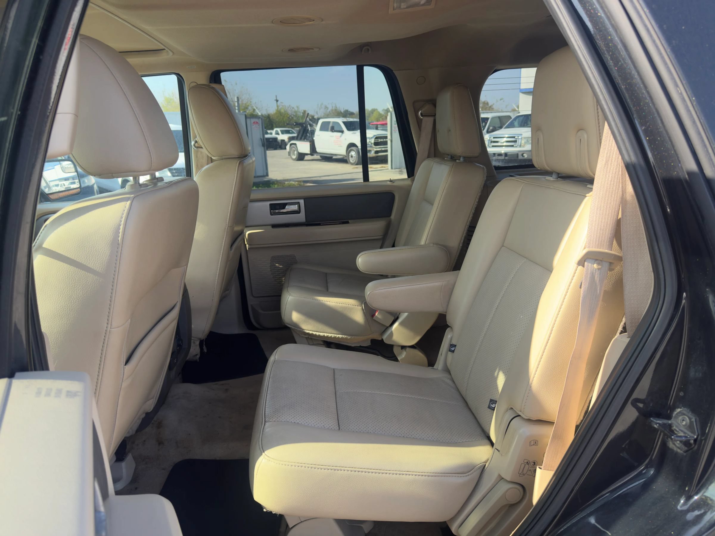 Used 2013 Ford Expedition 2WD image 12