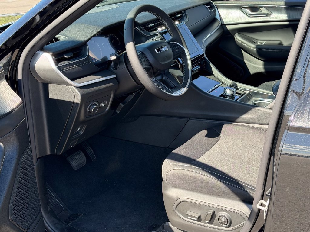New 2026 Jeep Grand Cherokee Laredo X AWD/4WD image 10
