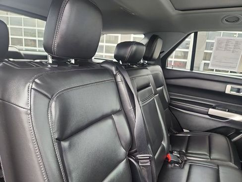 Certified 2023 Ford Explorer XLT w/ Equipment Group 202A AWD/4WD image 30