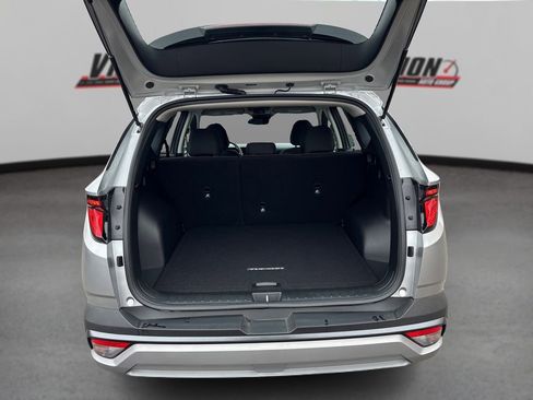 Certified 2025 Hyundai Tucson SE image 11