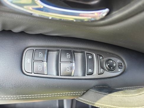 Used 2017 INFINITI QX80 4WD w/ All Season Package image 13