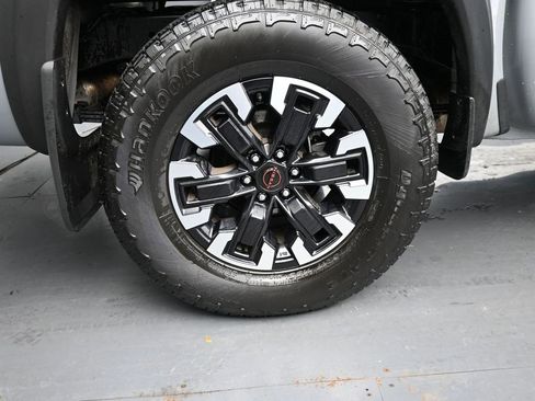 Used 2024 Nissan Frontier PRO-4X w/ Off-Road Protection Package image 10