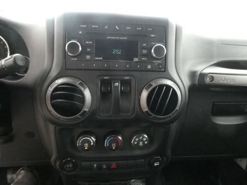 Used 2014 Jeep Wrangler Sport w/ Quick Order Package 24S AWD/4WD image 19