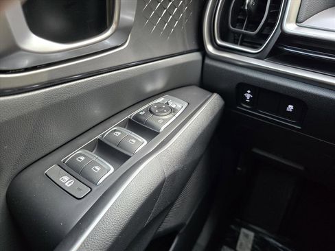 New 2026 Kia Sorento LX FWD image 12