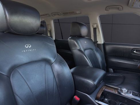 Used 2014 INFINITI QX80 4WD w/ Deluxe Touring Package image 21