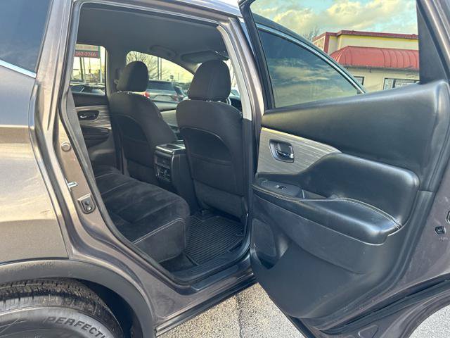 Used 2017 Nissan Murano S w/ Navigation Package AWD/4WD image 17