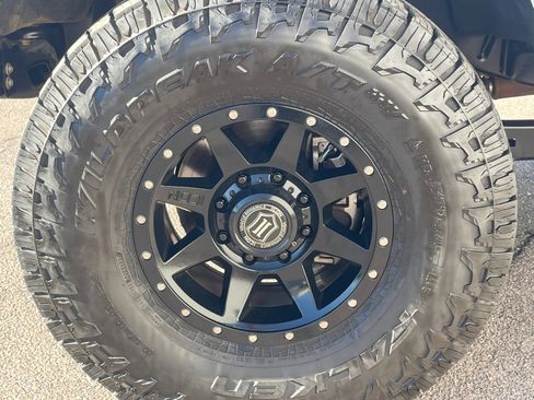 Used 2023 Ford F350 XLT w/ XLT Premium Package image 25