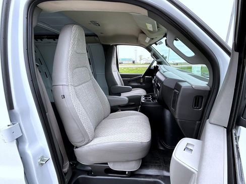 New 2026 Chevrolet Express 3500 Extended RWD image 15