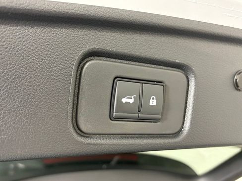 Used 2025 Nissan Pathfinder Rock Creek AWD/4WD image 39