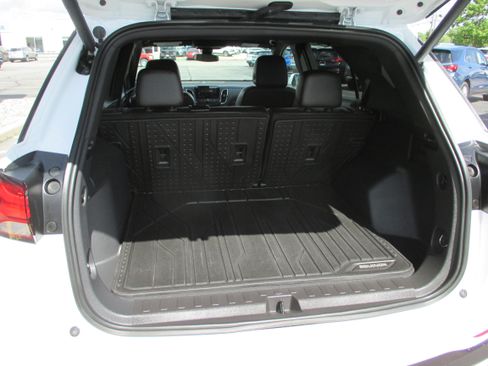 Used 2024 Chevrolet Equinox RS FWD image 10