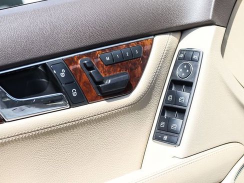 Used 2009 Mercedes-Benz C 350 Sport image 34