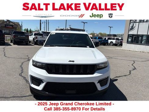 New 2025 Jeep Grand Cherokee Limited w/ Black Appearance Package image 2