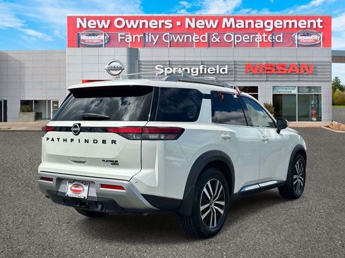 Used 2023 Nissan Pathfinder Platinum AWD/4WD image 5