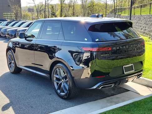 Used 2023 Land Rover Range Rover Sport SE image 12