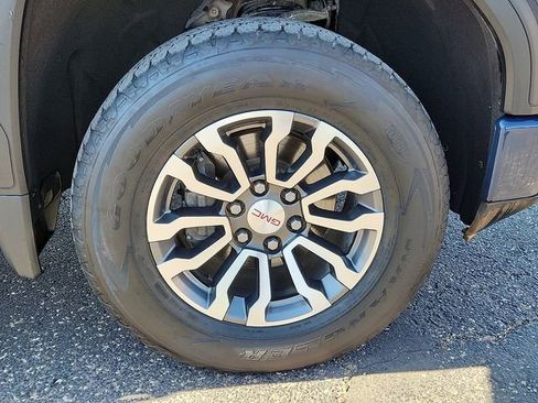 Used 2020 GMC Sierra 1500 AT4 w/ AT4 Premium Package image 7