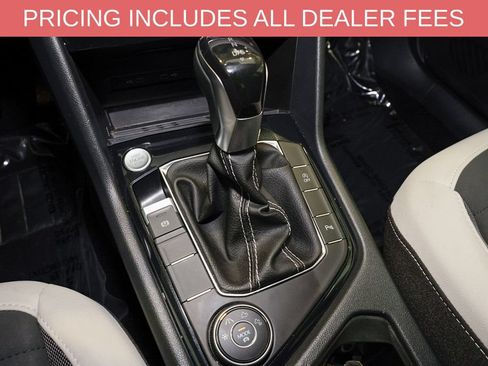 Used 2025 Volkswagen Taos SE AWD/4WD image 15