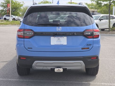 Used 2024 Honda Pilot TrailSport image 14