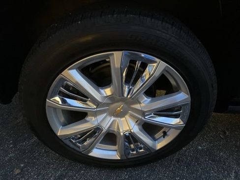 Used 2021 Chevrolet Tahoe High Country w/ Premium Package image 13