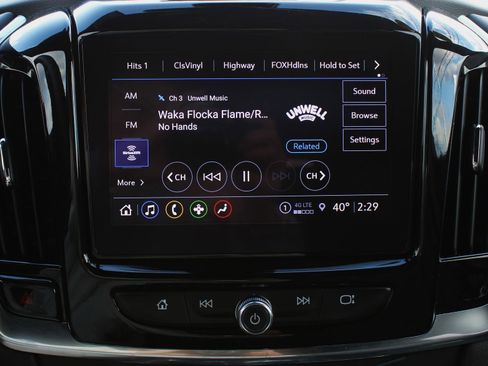 Used 2023 Chevrolet Traverse LT image 27