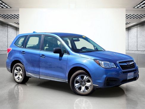 Used 2018 Subaru Forester 2.5i AWD/4WD image 2
