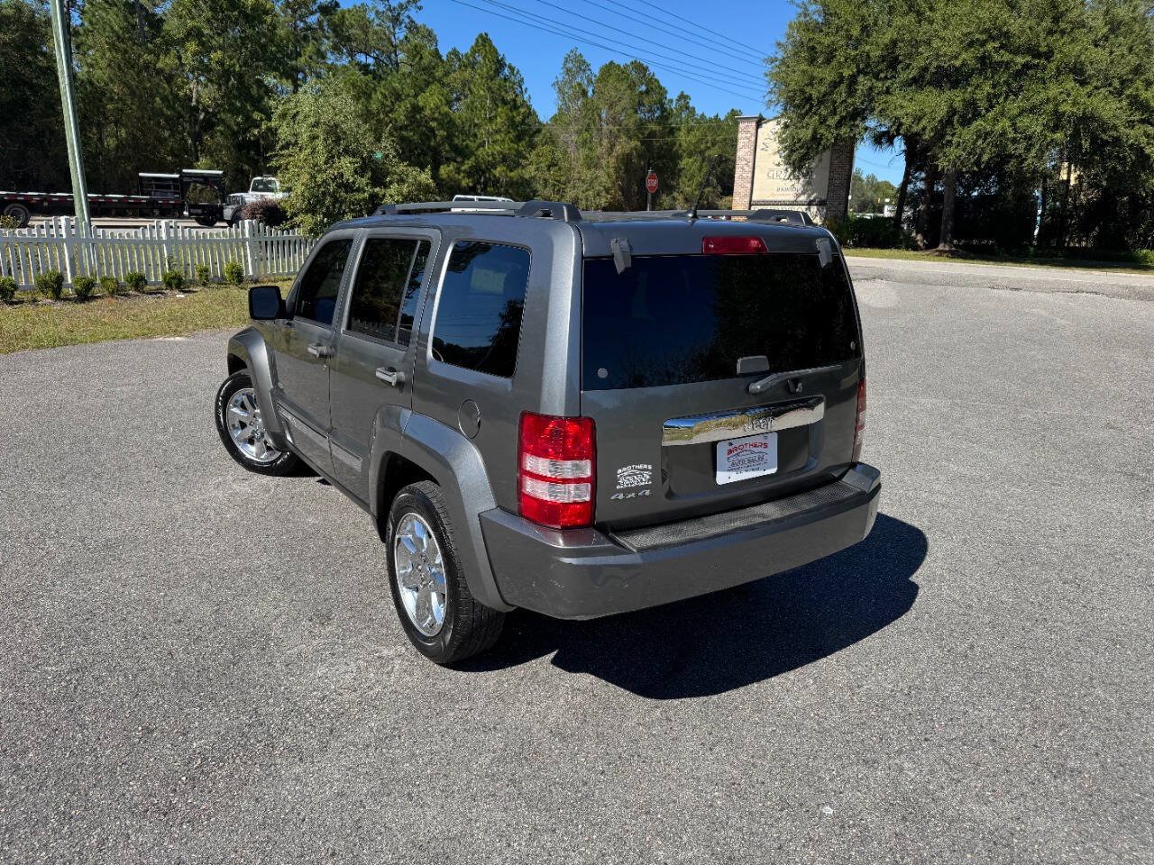 Used 2012 Jeep Liberty Sport AWD/4WD image 4