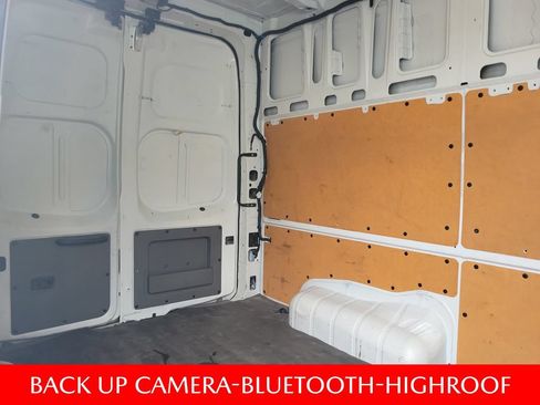 Certified 2019 Nissan NV 2500 SV RWD image 16