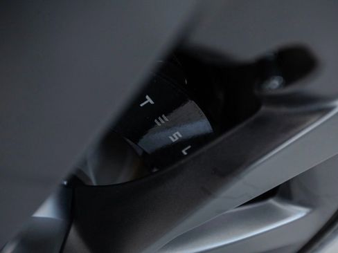 Used 2024 Tesla Model X image 17