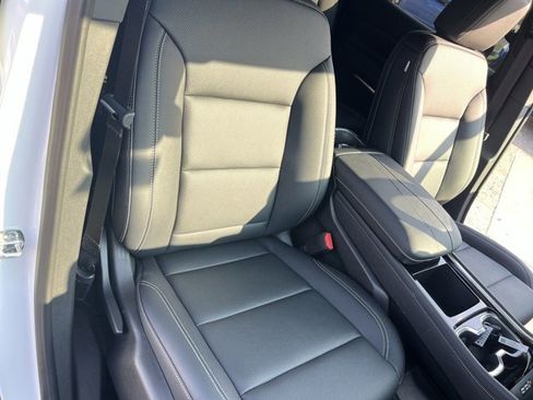 New 2025 Chevrolet Traverse LT w/ LPO, Floor Liner Package image 28