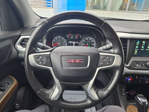 Used 2019 GMC Acadia SLE image 15