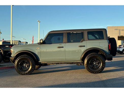 Used 2023 Ford Bronco Wildtrak image 7