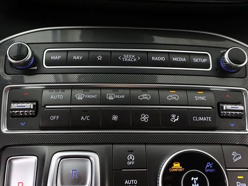 Used 2021 Hyundai Santa Fe Limited w/ Cargo Package AWD/4WD image 58