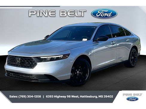 Used 2025 Honda Accord SE image 10