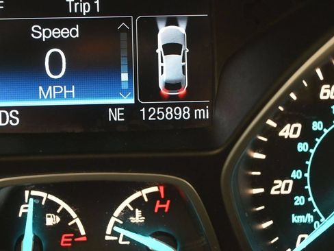 Used 2016 Ford Escape SE w/ Equipment Group 201A FWD image 15