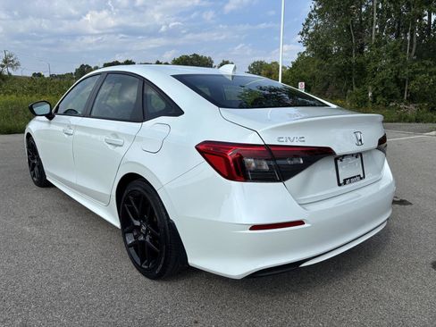 Used 2024 Honda Civic Sport image 3