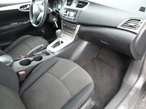 Used 2015 Nissan Sentra S image 21