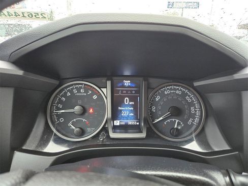 Used 2021 Toyota Tacoma TRD Off-Road w/ Technology Package image 13