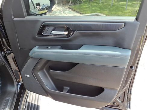 Used 2026 GMC Yukon AT4 w/ AT4 Premium Plus Package AWD/4WD image 30