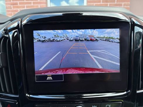 Used 2023 Chevrolet Traverse LT w/ LPO, Floor Liner Package FWD image 17