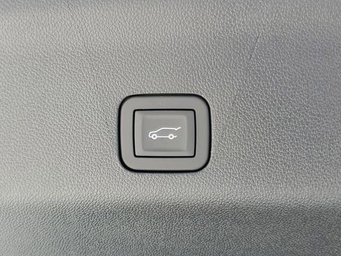 Used 2026 Cadillac Escalade ESV V AWD/4WD image 10