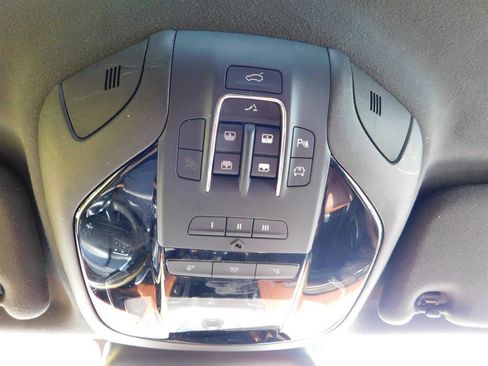 Used 2017 Maserati Levante w/ Luxury Package image 34