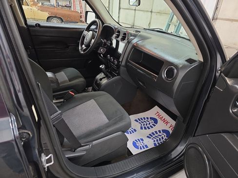Used 2014 Jeep Patriot Sport image 37